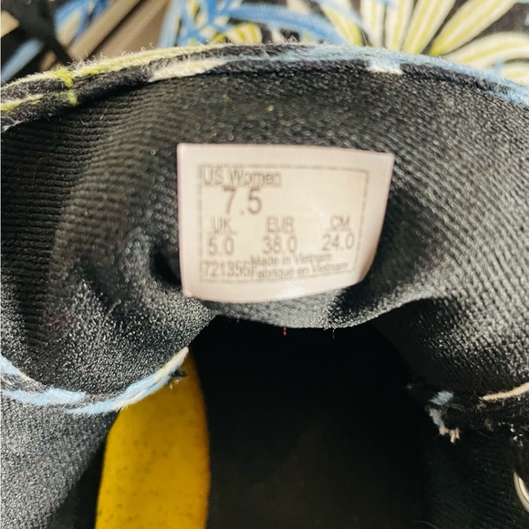 VANS•ORTHOLITE INSOLES• LEAF PATTERN•WOMENS SIZE 7.5 - Picture 6 of 7